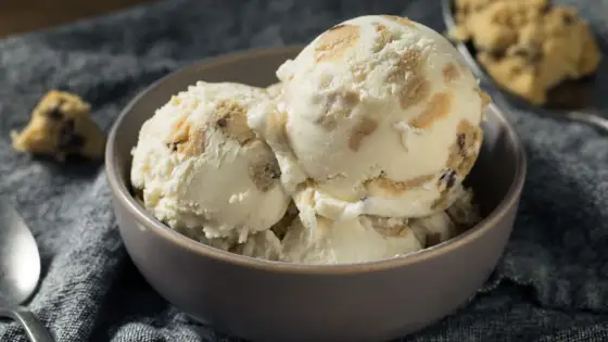 Cookie-Dough-Eis richtig machen - cremig, sicher und lecker